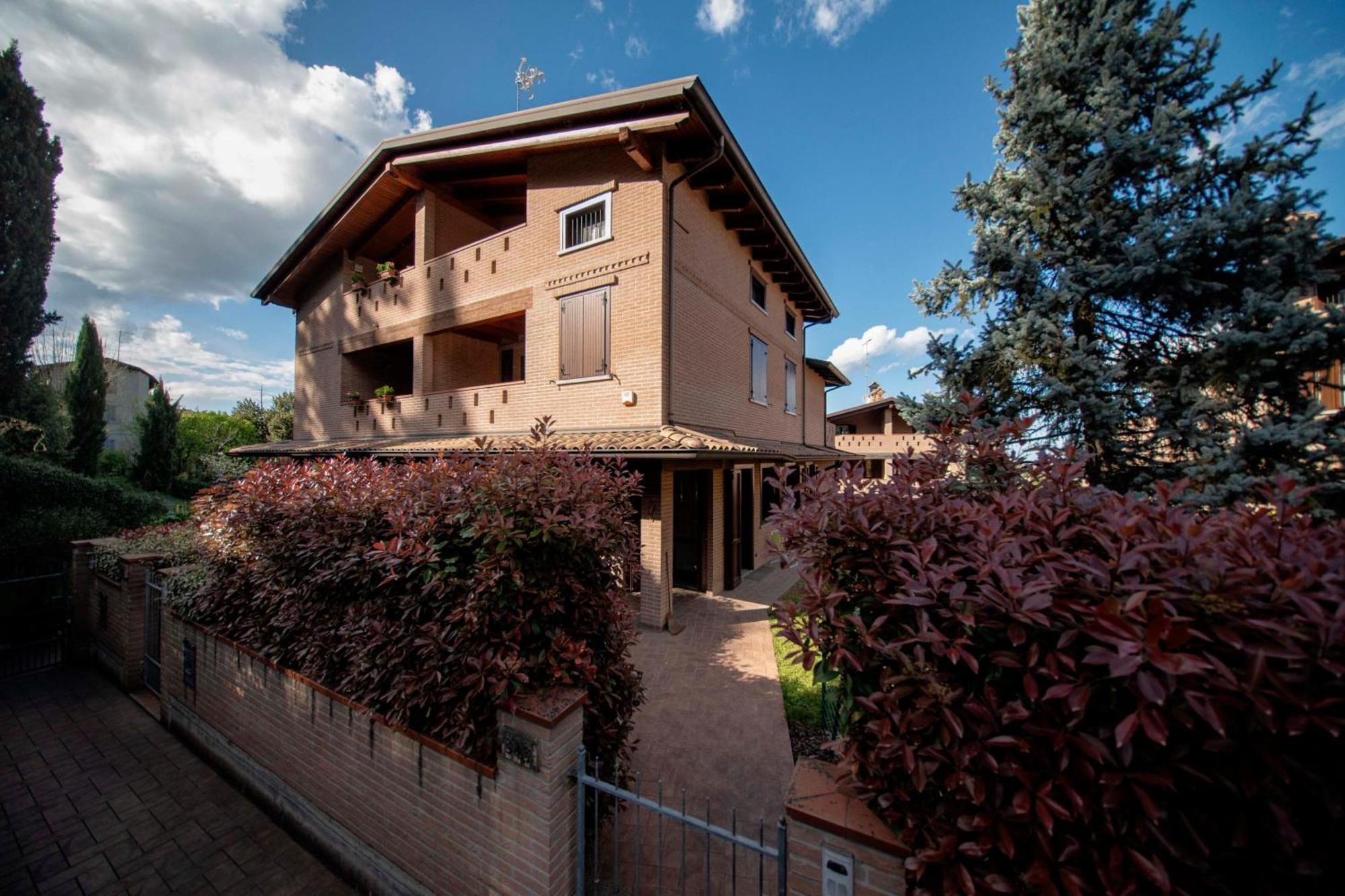 Jacuzzi Apartment In Italian Villa, Wi-Fi & Garden Sassuolo - Maranello Casalgrande المظهر الخارجي الصورة